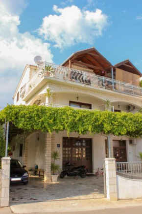 Гостиница Apartments Hrabar  Трогир